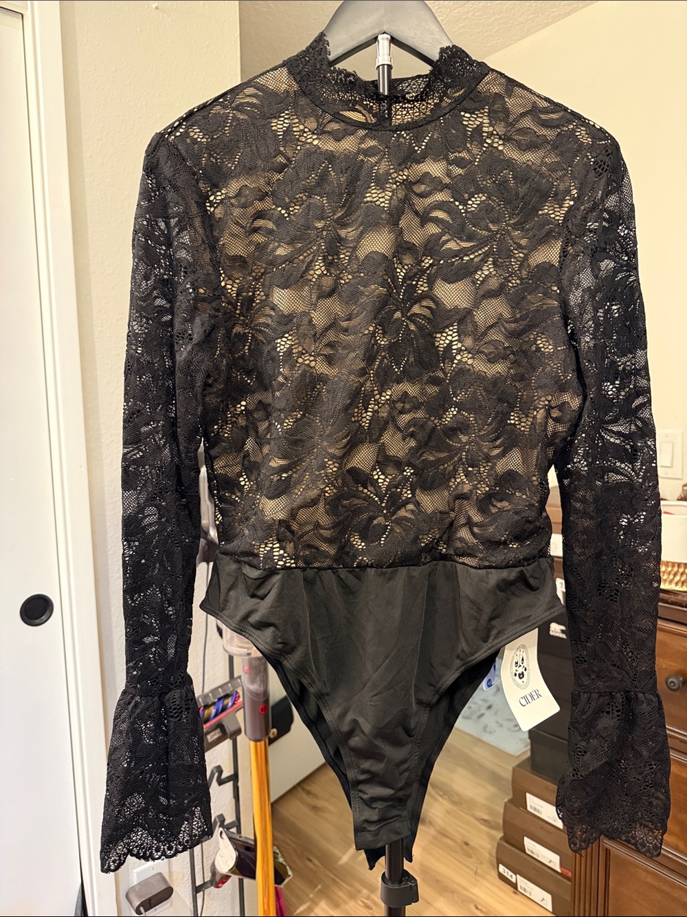 Cider Black Lace Long-Sleeve Mock Neck Bodysuit size L NWT